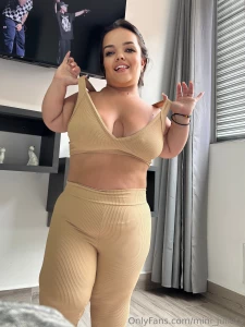Spoil me or scroll in shame