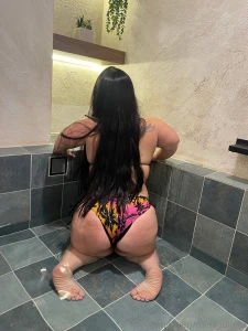 I love how water feels on my skin wanna see