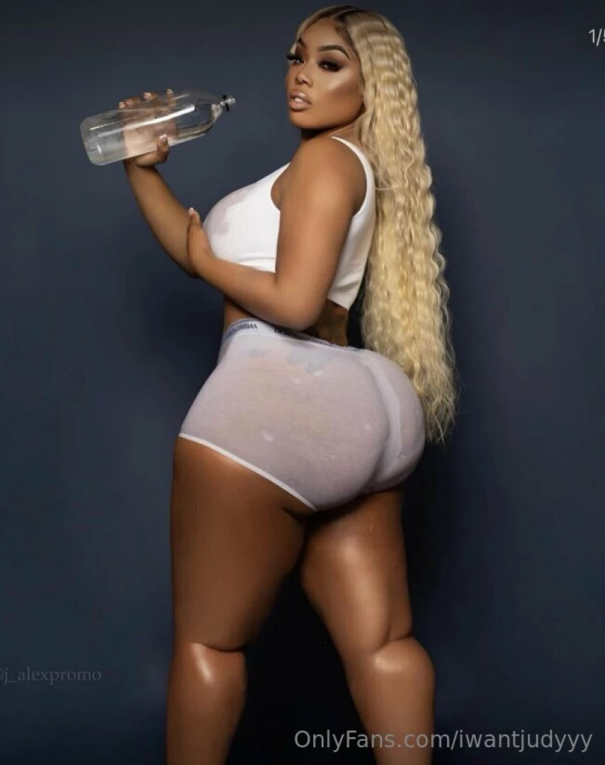 Offering 10 cock rates 1-10 w small description 25 topless video cock 