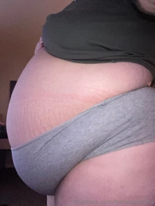 My belly always looks so round after stuffing part 1