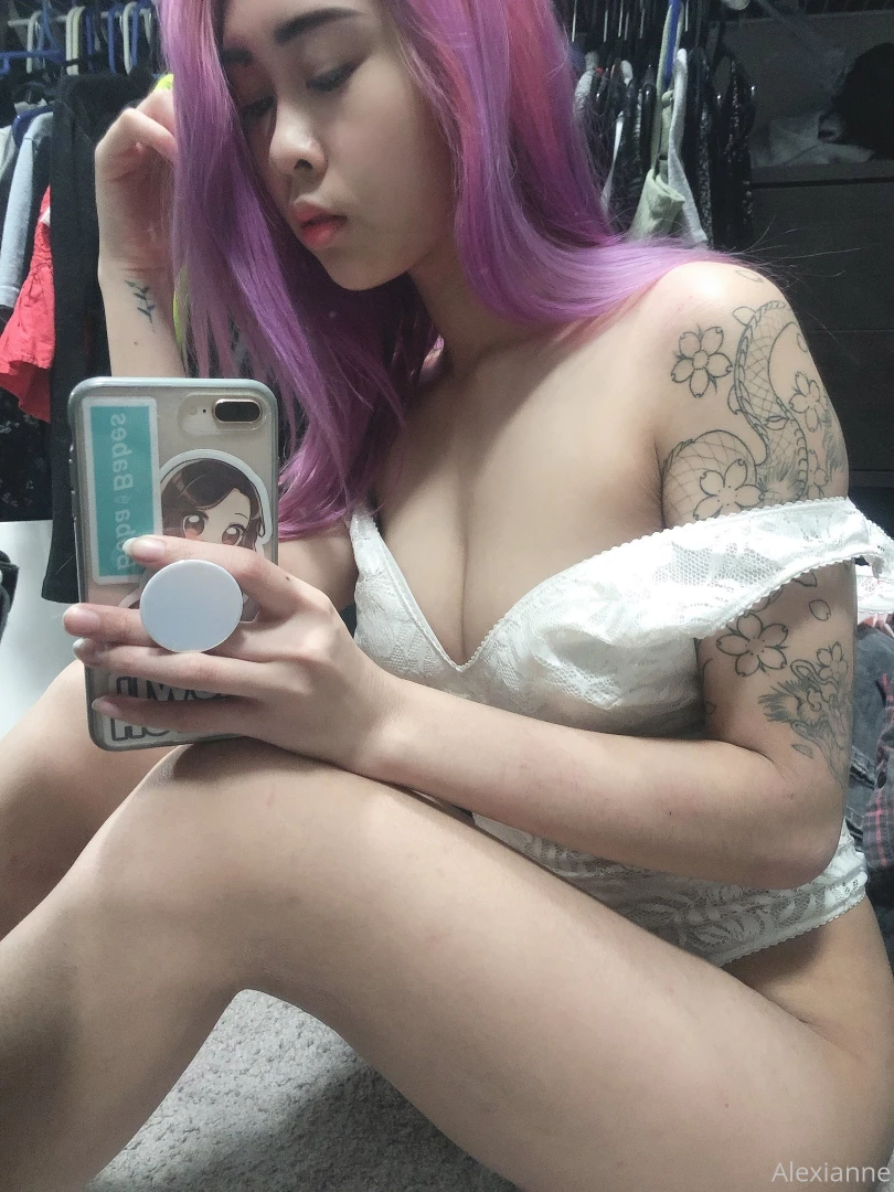 I have so many pics with this bodysuit 