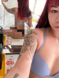 Hotel room booty pic