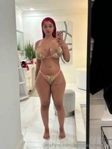 New yearrrrr same sexy queen p