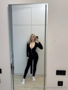 Hey hey here i am let s chat in dm