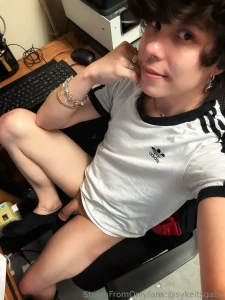 Work office is a mess but so am i tbh lol just a lil post because i part 12