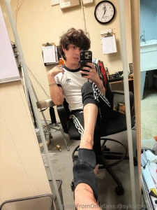 Work office is a mess but so am i tbh lol just a lil post because i part 2