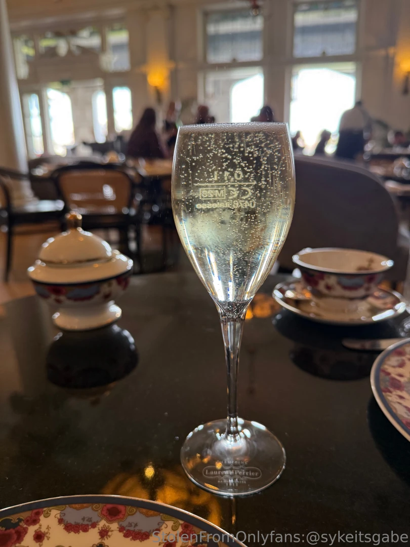 Idk if i ever posted this but i went to a fancy tea restaurant no to 