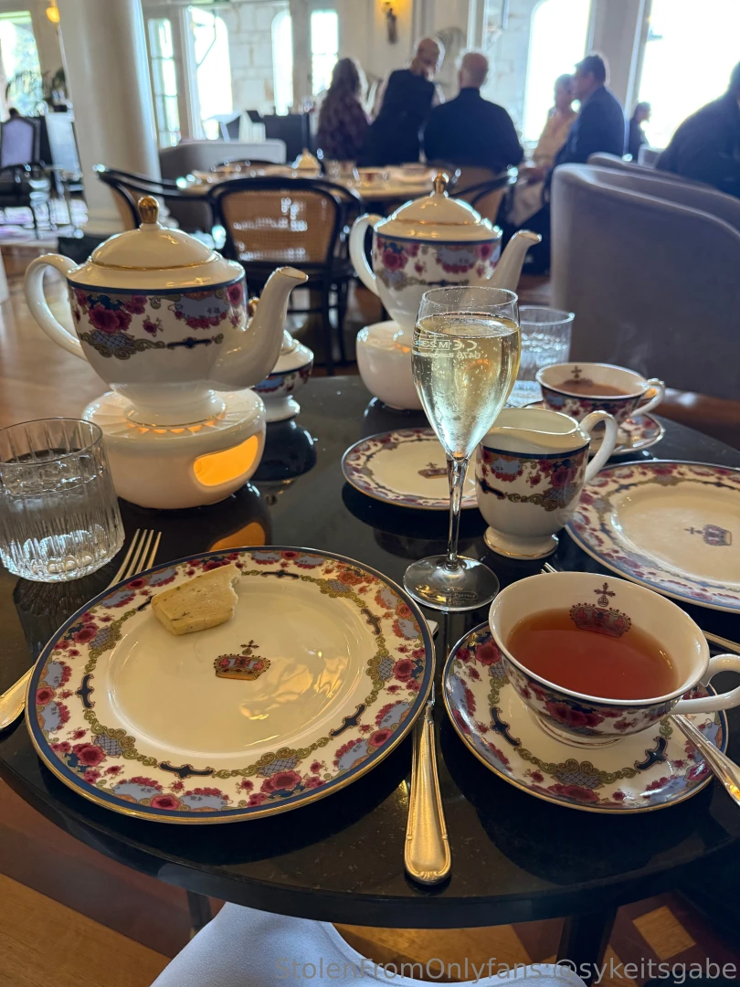 Idk if i ever posted this but i went to a fancy tea restaurant no to part 2 