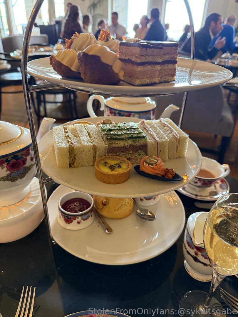 Idk if i ever posted this but i went to a fancy tea restaurant no to part 5 