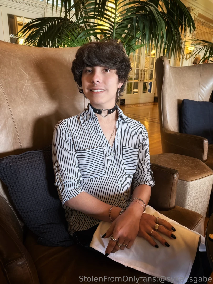 Idk if i ever posted this but i went to a fancy tea restaurant no to part 3 