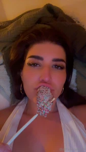 Sucking on some good chocolate feeling some kind of way tonight