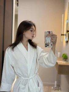 Do i look like a girl who just got out of the shower or like a girl