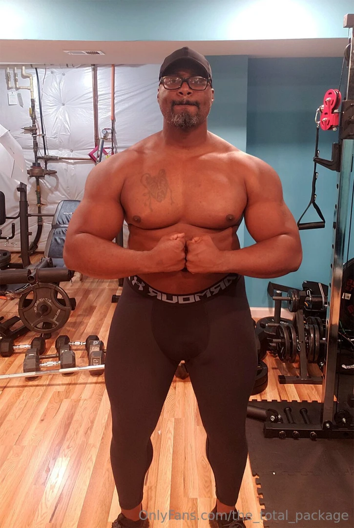 Testing out my new equipment in my personal gym went with the black 