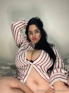 Do you like my striped shirt or do you prefer it plain