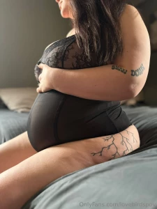 Pregnant pussy is his favorite to eat part 1