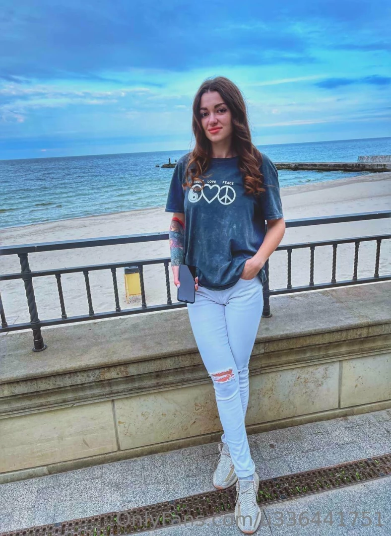 Hi my sweet subscribers today i m enjoying an unforgettable walk in 