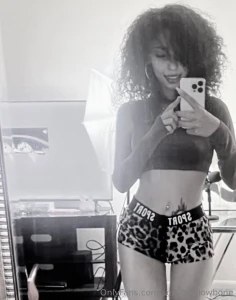 What kind of content should i make dm me