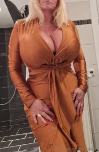 New dress from conniesfashion fault i love her outfits