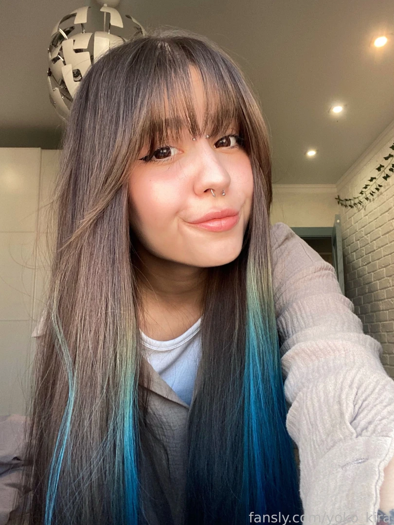 Sprinkle your kisses on my cheeks cute egirl young piercing longhair 