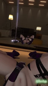 I ll play with my pussy in the mirror so we can both see it better