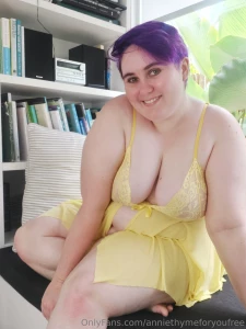 I m loving the yellow