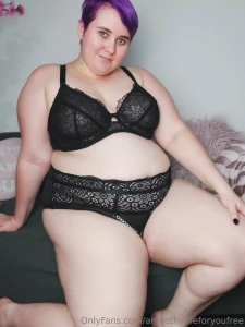 Late night nudes over on my vip anniethymeforyou