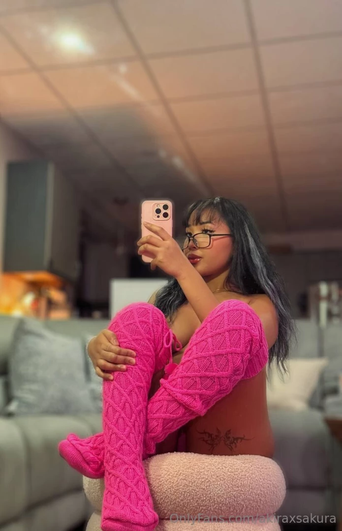 I think we could have some fun in here p 