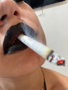 Black lips smoking