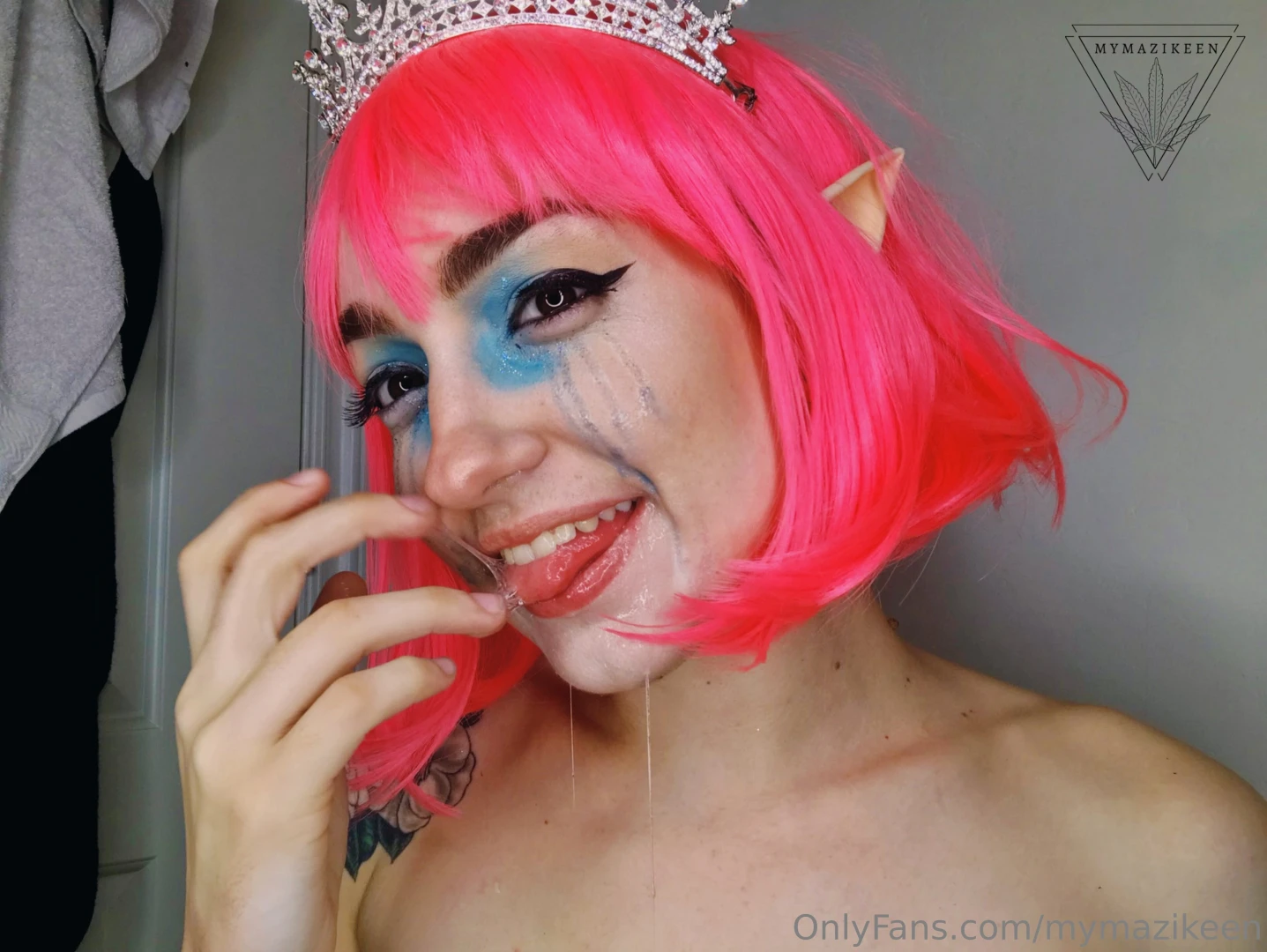 Swipe and you ll see me stick something up my butt part 21 