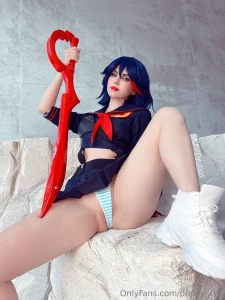 Are you still spying on how my photo shoots are going this month there