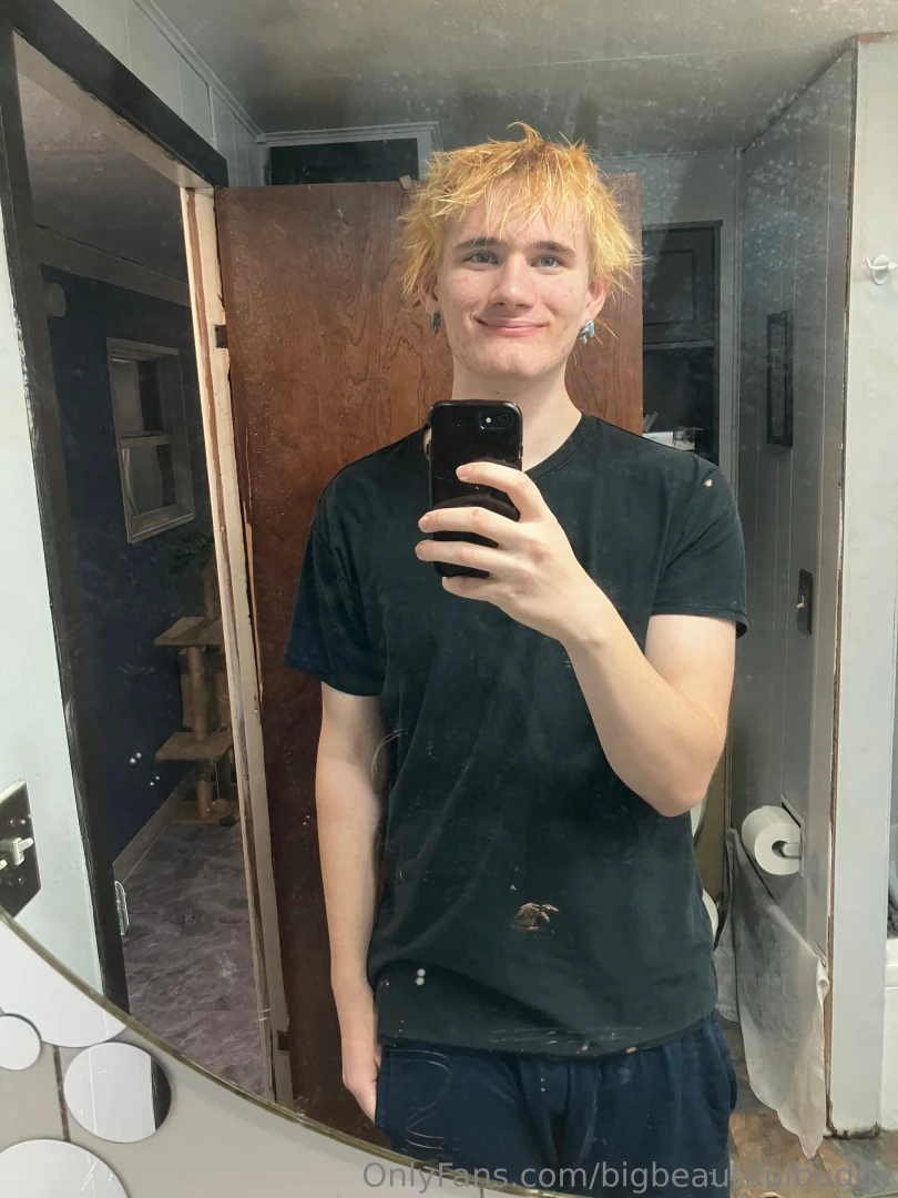 Ik i should be making content instead i bleached my hair lmao 