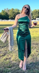 Awhile back i posted a pic of me wearing a dress standing by the ocean