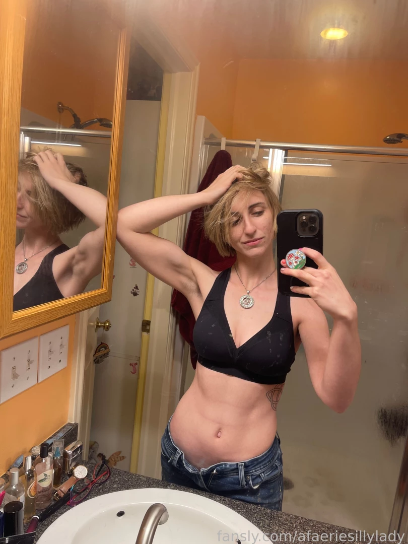 Post yard work muscle pump worked up quite the sweat workout sportsbra part 2 