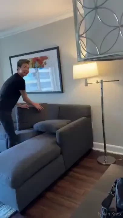 Jakubstefano comes back from his gym session and walks in on 
