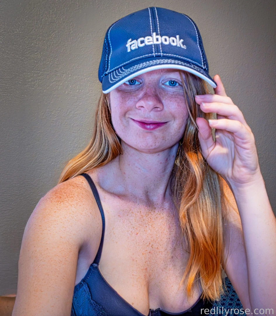 Still on facebook because someone s gotta keep it alive might as well 