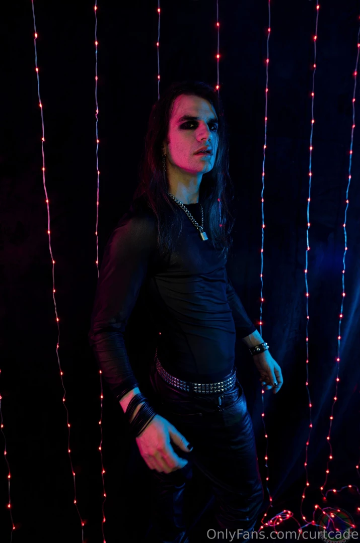 Part one of my photoshoot w hksexyshoots i went full on goth played part 14 