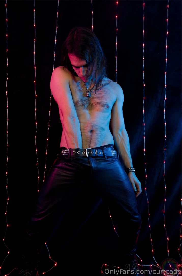 Part one of my photoshoot w hksexyshoots i went full on goth played part 10 