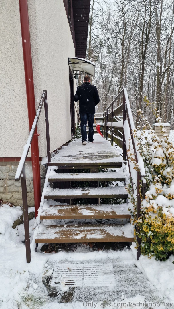 So before we hit back to hungary quick stop to my grandparents house part 1 