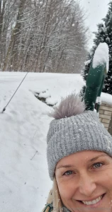 So before we hit back to hungary quick stop to my grandparents house part 2