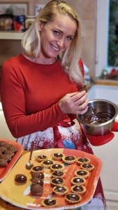 Last two days and all my christmas cookies will be ready and you my part 6