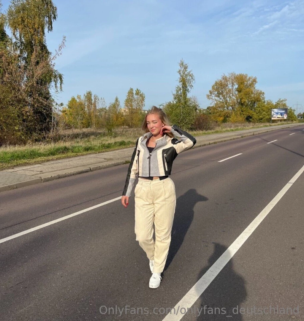 Lana koch heyyyy ich bin die lana 18 jahre alt und komplett neu hier part 1 