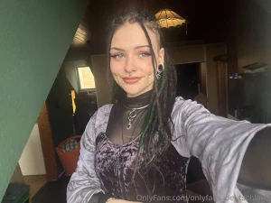 Mia_2002 hey willkommen auf meine profil ich bin mia 21 und freue mich