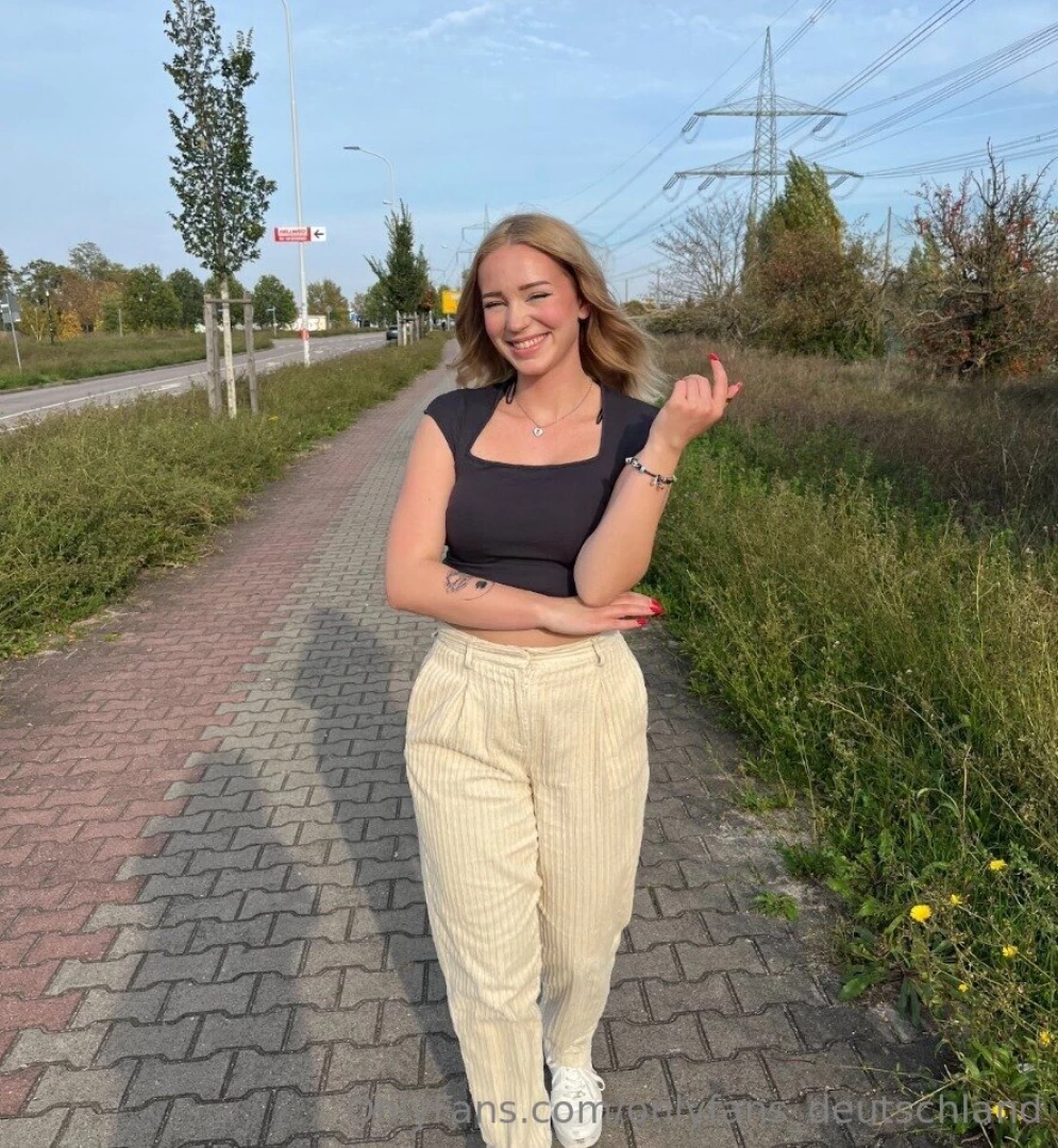 Lana koch heyyyy ich bin die lana 18 jahre alt und komplett neu hier 