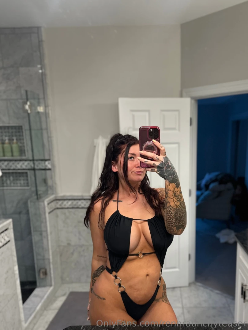 Huge bi live tonight 9pm est over on loverennxo you won t want to miss 