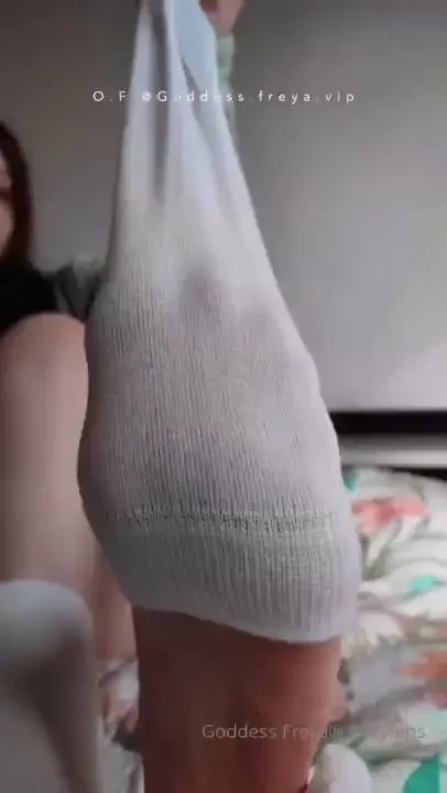 I like the smell of socks fresh out of the laundry part 1 