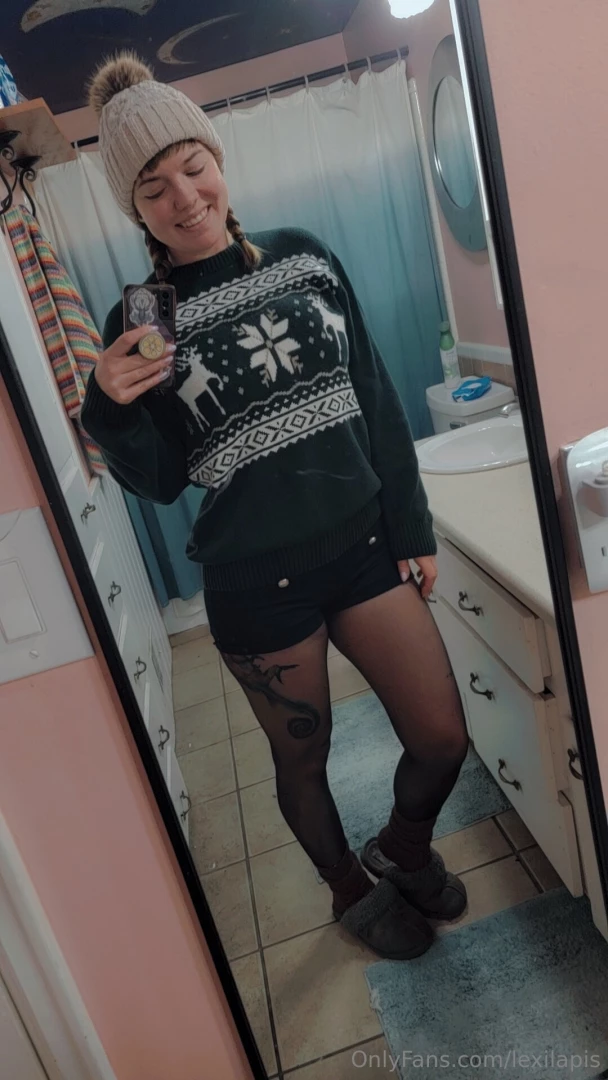 Stole this cozy sweater from mr lapis can i steal your sweater 