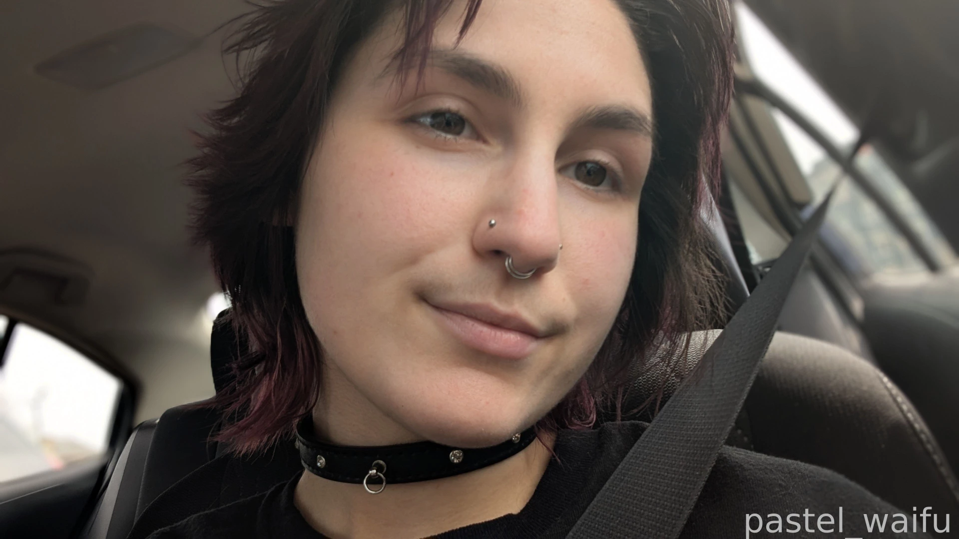 Feelin cute havent worn a collar in a bit c alsooo finally changed my 