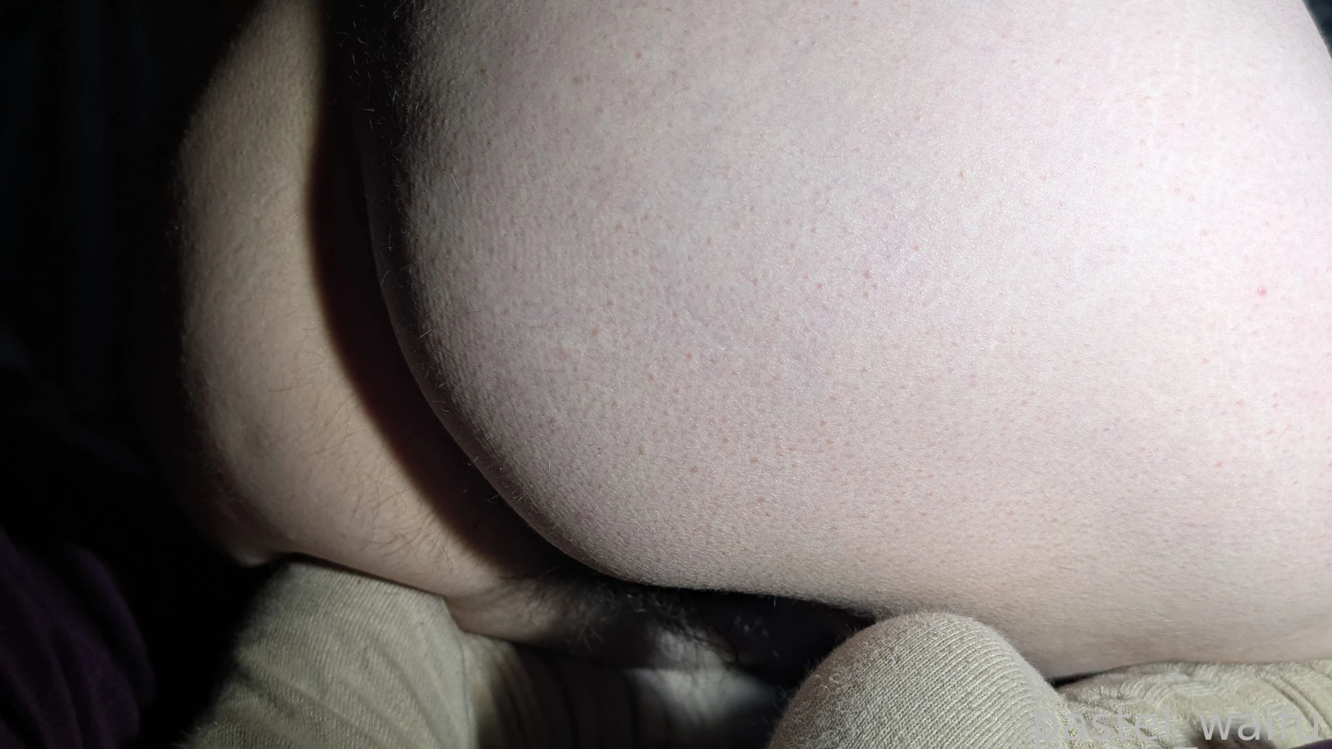 Round pale wittle bum excuse me the way my bush is wildly making its part 2 