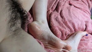 My cute lil feet are my soles more orange pink or are they kind of a part 5