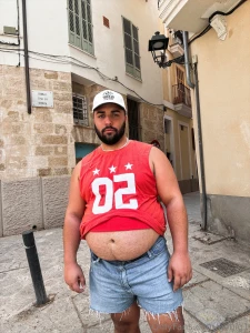 Belly in public looking super fucking fat in spain part 1